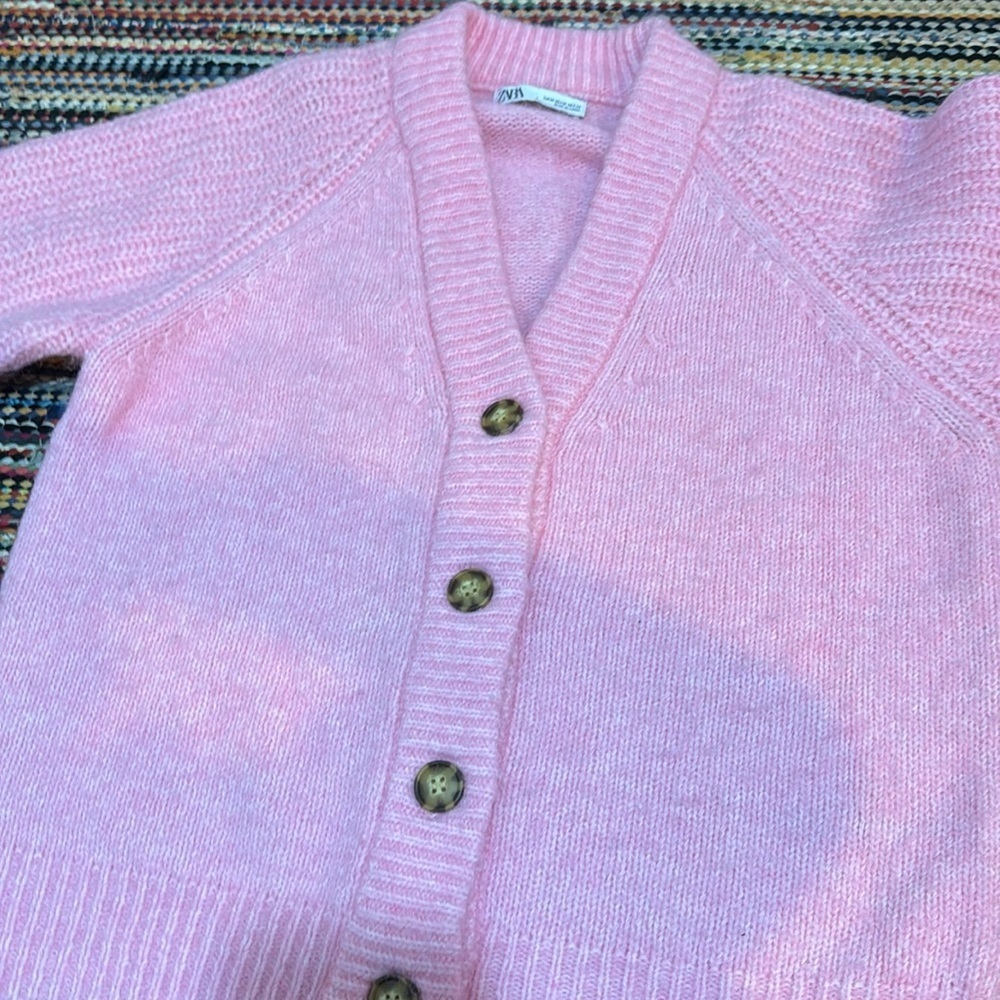 ZARA Bubblegum Pink Cardigan Sweater Fuzzy Soft Feminine Coquette Size medium - Picture 9 of 10